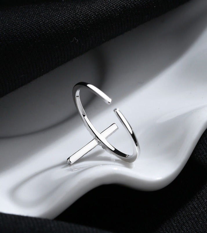 woman thin ring